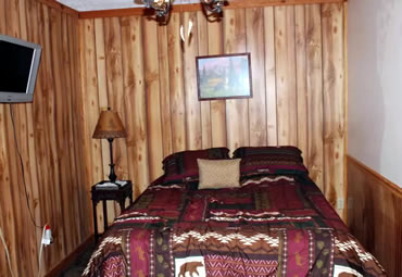 Black Bear Suite bedroom